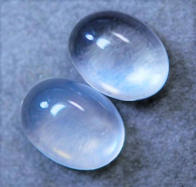 1月16日の誕生石　ブルームーンストーン