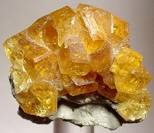 1月3日の誕生石　トパゾライト