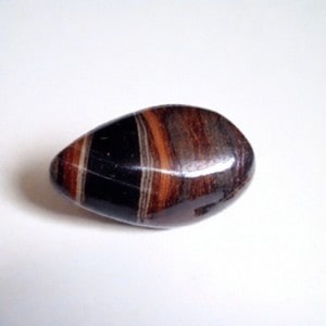 2月10日の誕生石　レッド・タイガーアイ・クォーツ