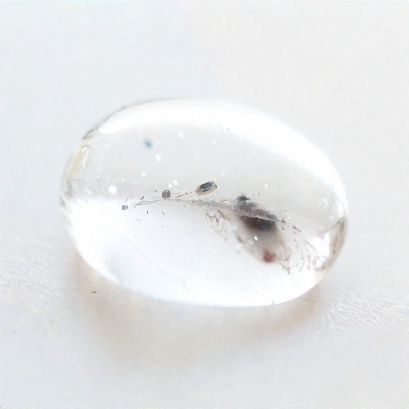 2月19日の誕生石　水入り水晶（ウォーター・ドロップ・クォーツ）