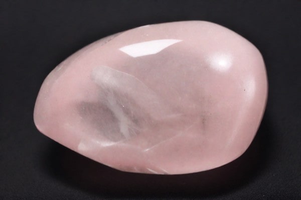 3月16日の誕生石　ローズ・クォーツ