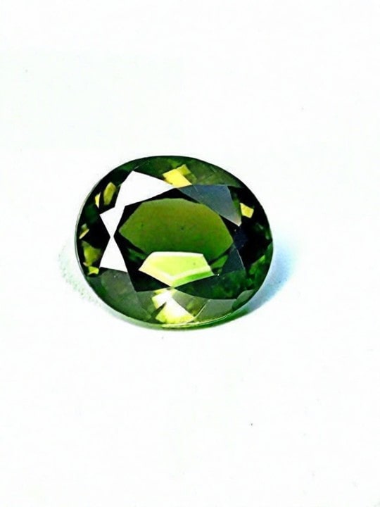 5月3日の誕生石　グリーン・ジルコン