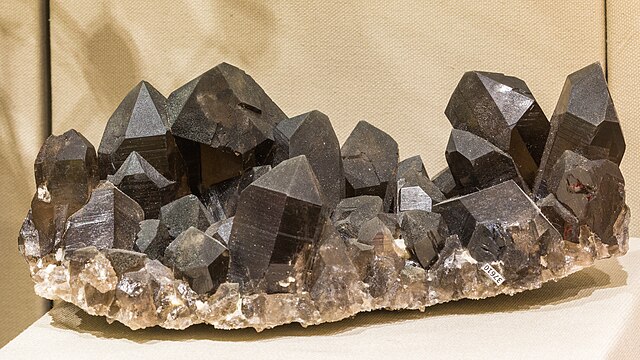 5月31日の誕生石　スモーキー・クォーツ原石