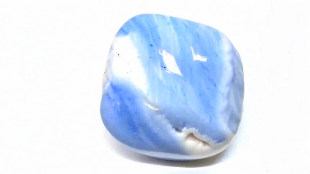 6月16日の誕生石　ブルー・オパール