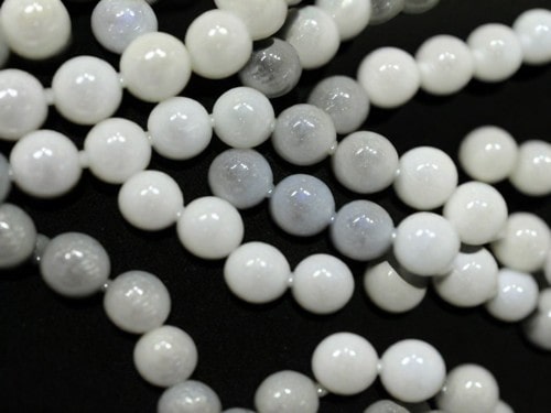 12月3日の誕生石　ホワイト・ジェダイト