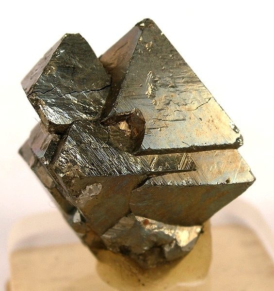 12月6日の誕生石　パイライト原石