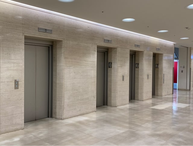 エレベーターの日